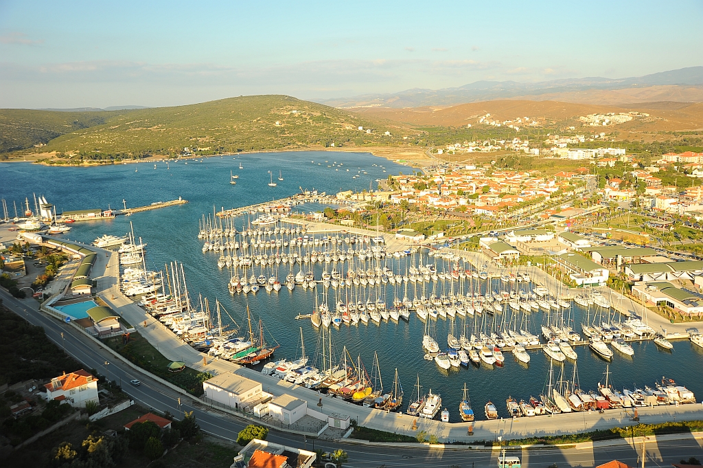 Teos Marina (Сеферихисар)
